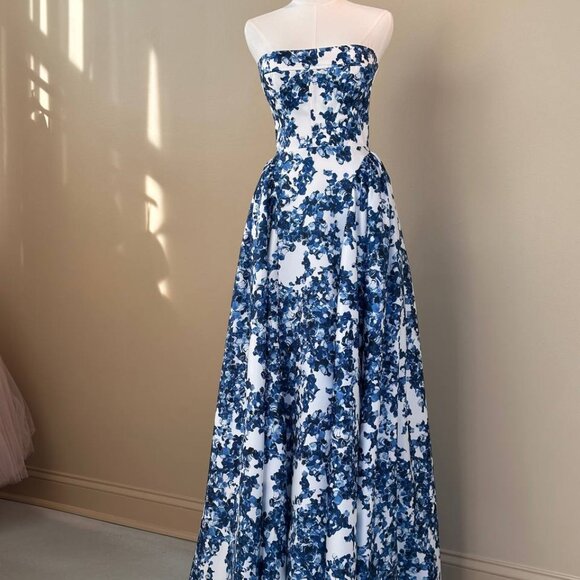 Milla Ravishing blue hydrangea corset maxi dress, Garden of Eden - Picture 4 of 8